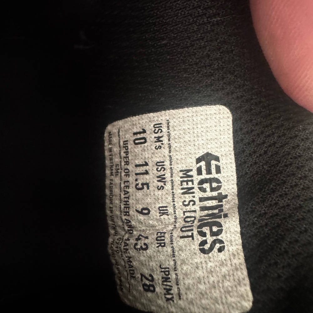 Etnies Black and White Skate Shoe Interior Label - Picture 5 of 5